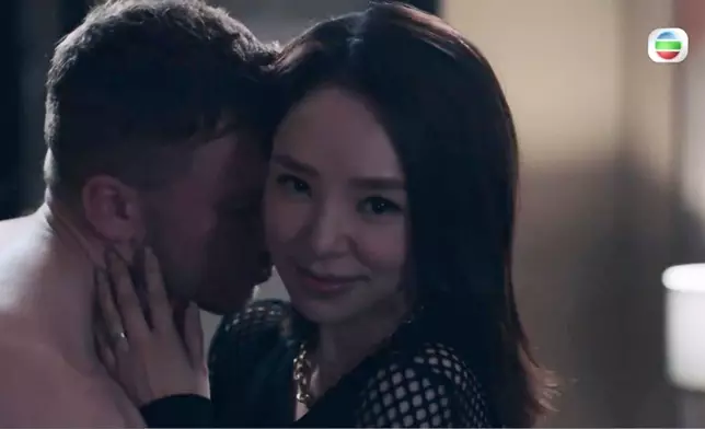 Zoie呢場挑逗戲，引起網民熱烈討論。