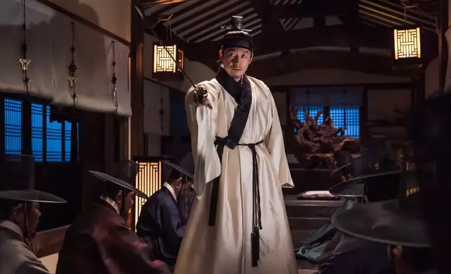 宮鬥劇情推至高峰(Disney+提供劇照)