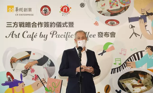 Pacific Coffee 首席執行官 Jonathan Somerville 先生冀望 Art Café by Pacific Coffee 計劃 能夠推動香港發展成不單是中國與世界之間的藝術交流中心，更是一個能夠展示香港豐富文化及本地藝術家、亞洲區內首屈一指的文化及藝術中心。