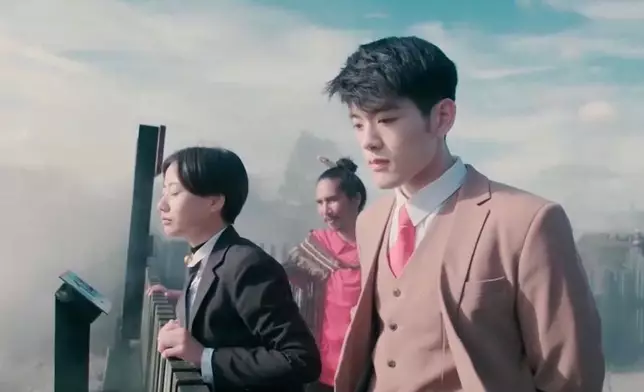 Aiden係殺入樂壇前主力演戲，參演過 ViuTV嘅 《眾神的大陸》。