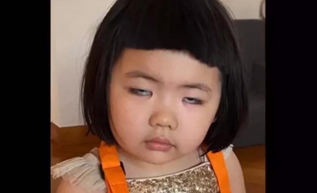 Lucy媽成日將囡囡嘅醜態公諸於世。