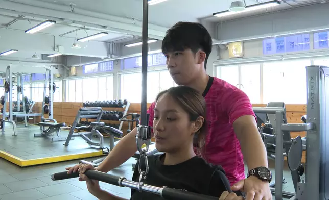 卓琳同學（前）表示，港專課程令她可以學習到運動的專業知識。