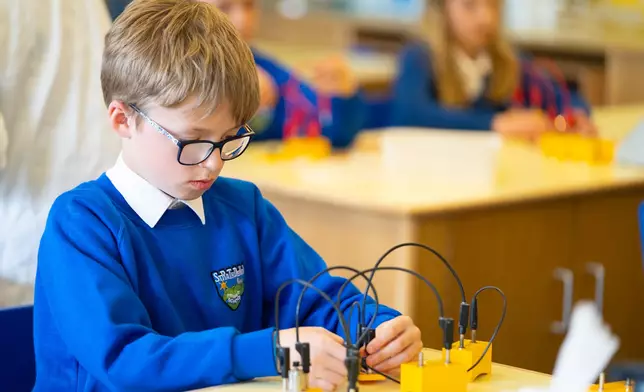 Dollar Academy 學校Facebook圖片