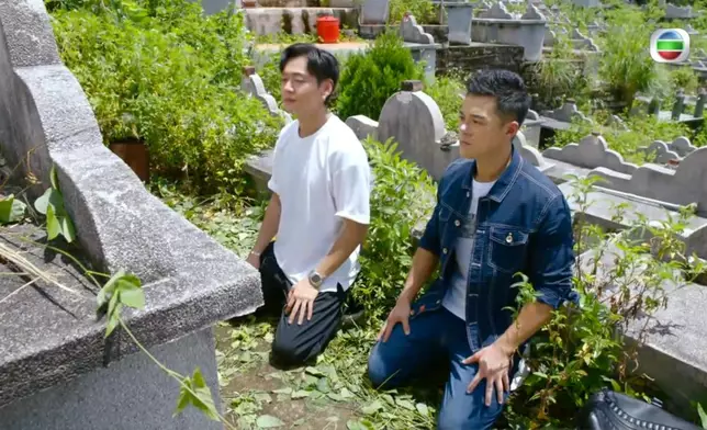 始終都係兩兄弟，Ding哥同爆基最後一齊跪喺亡父亡母墳前道歉，畫面感人。
