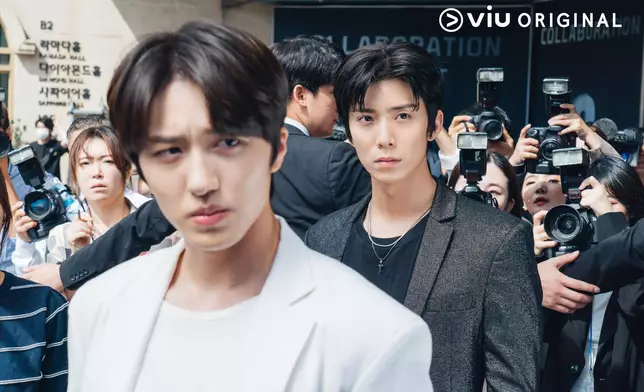 澯熙演世界級明星，而輝映則是萬人迷模範生。