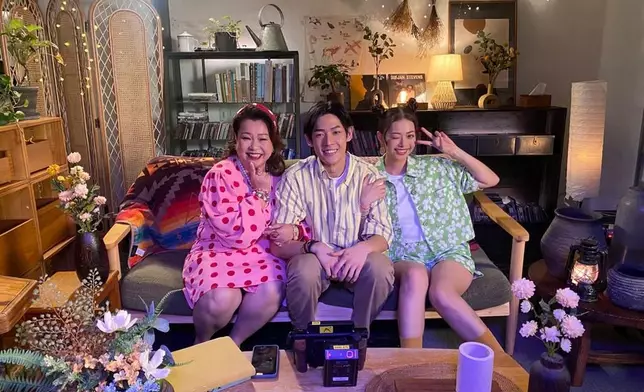 連鎖快餐店廣告玩味較重。