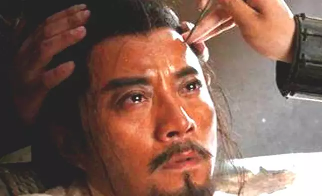 在古代，為了羞辱罪人，士官會為罪犯「黥面」（網上圖片）