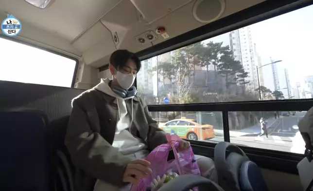 爆紅後的南潤壽依舊愛以巴士代步（黃Viu提供圖片）