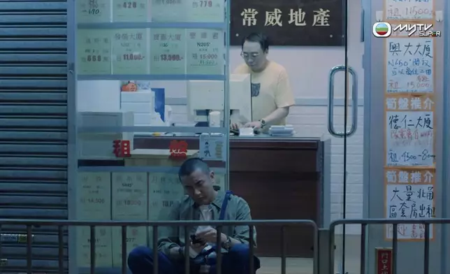 C君同洪永城戲裏戲外都老友鬼鬼。