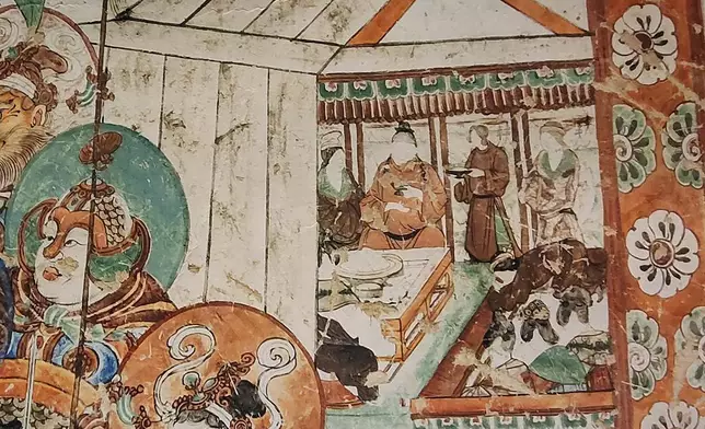 這次在香港展出的婚禮圖以原版(即未作修復)為主，畫面出現破損。