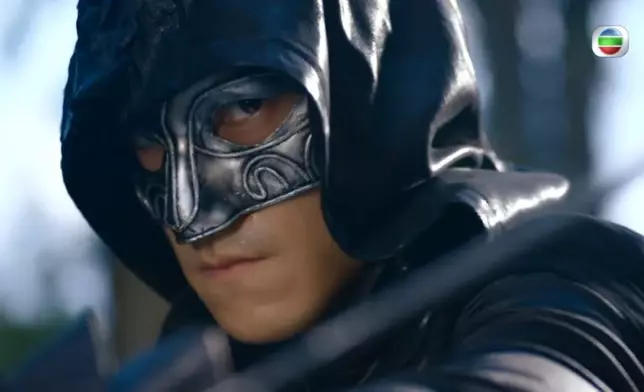 朱仔呢個「一劍大俠」造型型到爆。