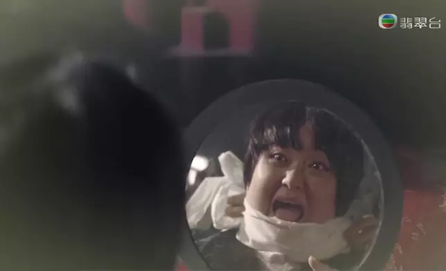 娟娟當年中咗「面目全非掌」先至「毀容」。