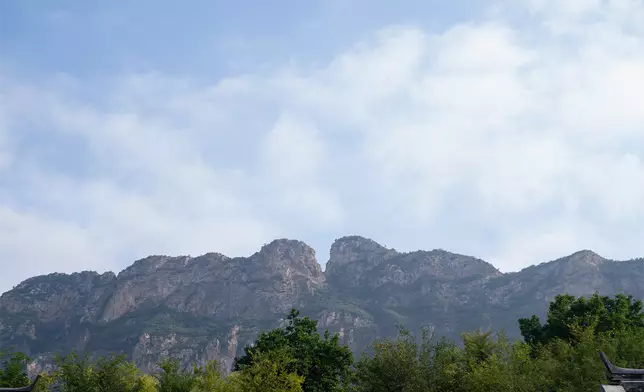 河西村背後的臥虎山，是朱秀林巡診時經常翻越的山之一（網上圖片）