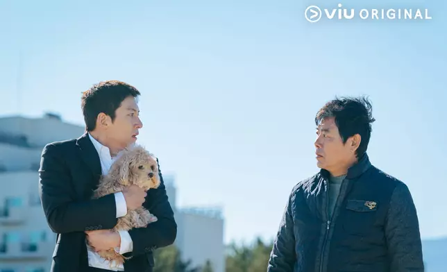 池昌旭提到資深演員成東鎰十分照顧他，在片場會互開玩笑（黃Viu提供圖片）