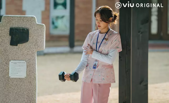 秀英首次飾演護士，拍攝前下了不少苦功（黃Viu 提供圖片）