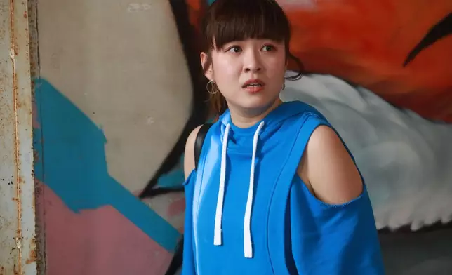 江嘉敏飾演陳敏之女兒盧小寶，亦是大膽敢言的KOL。