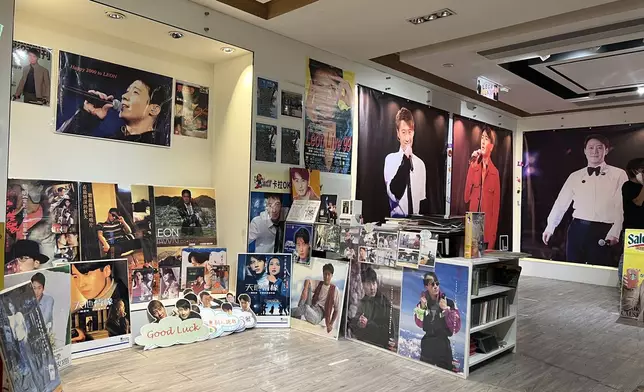 現場設有多張Leon 大型海報供fans打卡。