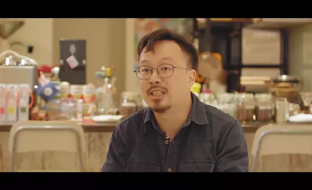 Ricky放棄高薪厚職工作，到台南慢活經營餐廳。