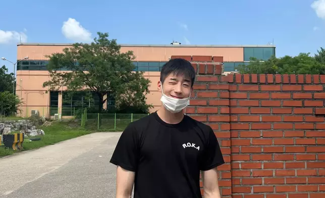 隊長韓勝宇去年入伍當兵，但休假時仍會向VICTON粉絲分享近況（網上圖片