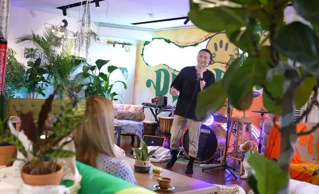 B.O.Z透露爸爸在兩個月前過世，但他知道如何走出困境及支持家人才是最重要。