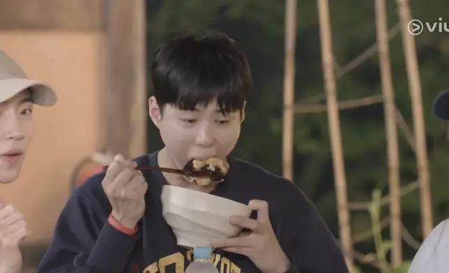 在節目中竟然曝露了寶劍另一面。（黃Viu提供圖片）