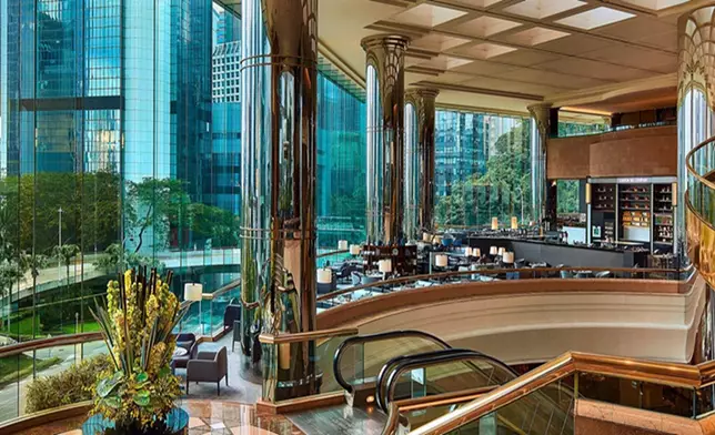 香港JW萬豪酒店最新推出以牛扒美食為主角的JW Tomahawk Staycation住宿套票。JW萬豪酒店官網圖片