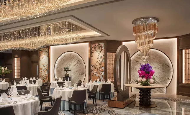 套票的焦點是來到酒店的人氣扒房Flint，品嘗兩位用的招牌斧頭扒主題四道菜晚餐。JW萬豪酒店官網圖片