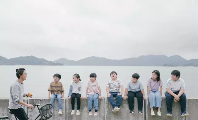 小演員(左起)余晞晉、姜傲晴、麥晞妍、林信衡、王汶彥、曾芯和黃啟溢