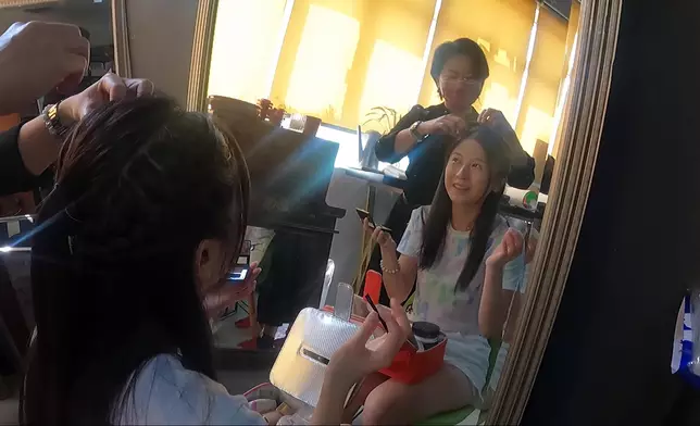 Carmen大膽以素顏見人，女神形象未被破壞。