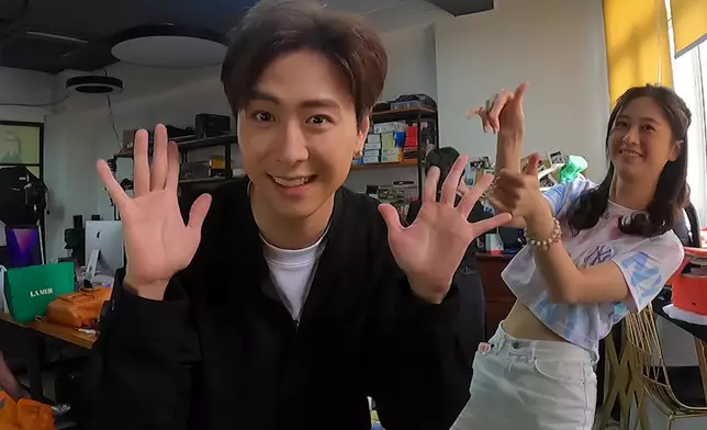 Doniven其實是貪靚一族，因攝製隊在場才忍手不補妝。