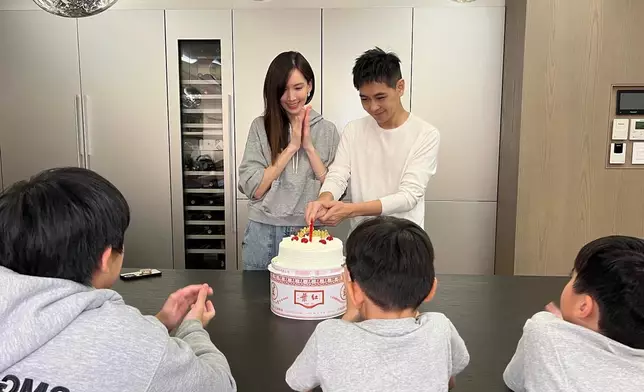 10月15日是林志穎的48歲生日，他在社交平台公開慶生照，令毀容傳聞不攻自破。