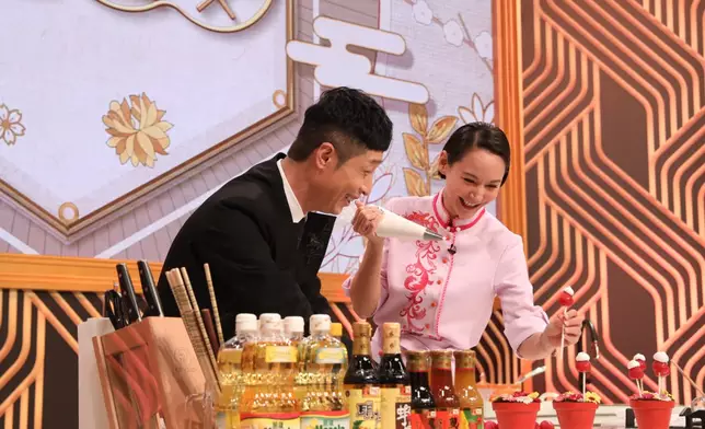 Amanda S.用心製作精美甜品「甜心花花盆栽」。