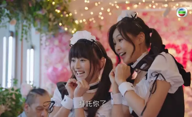 羅毓儀童顏+女僕Look，冇得輸啦。