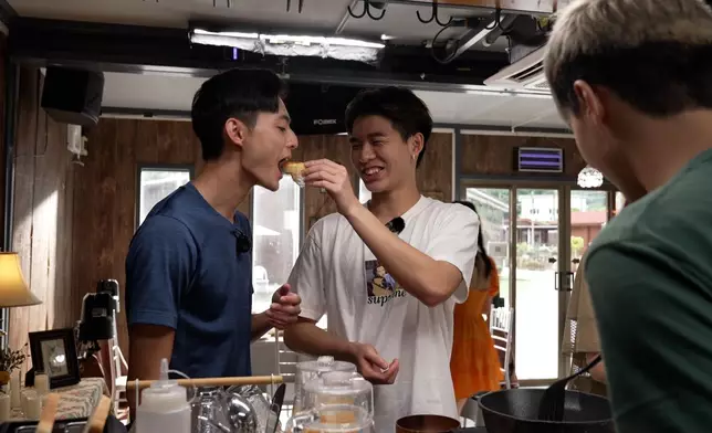 除咗「感情」，友情亦似乎一觸即發。