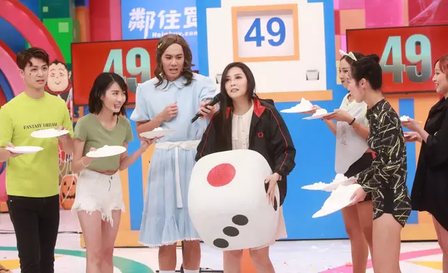 羅泳嫻玩「嘩鬼無敵開口中」的過程好神奇，記得密切留意！