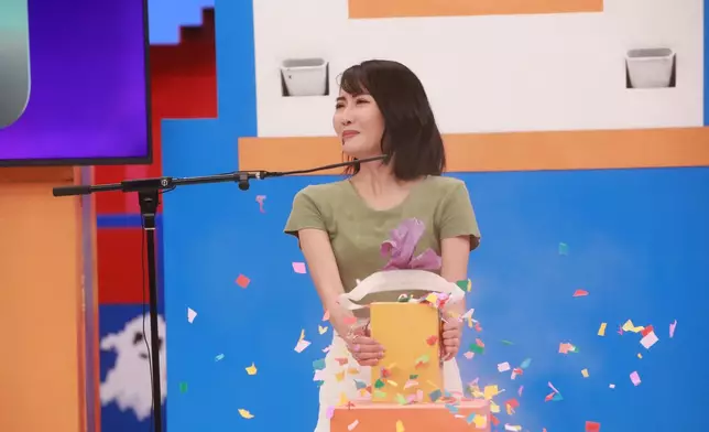 同樣「開口中」的阮嘉敏，獲獎門人「皇恩浩蕩」加碼准許Mark四個骰仔號碼，避過大懲罰機會更高。