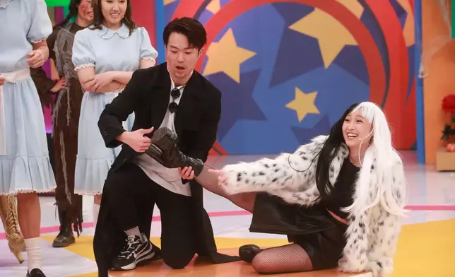 美棋呢個動作被取笑是「黃狗射尿」。