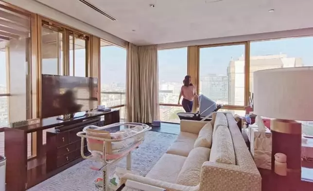 盧靖姍入住的豪華月子中心，兩面都是落地窗，十分敞亮。