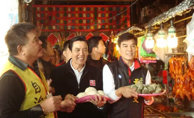 黃義交2012年敗於民進黨前行政院新聞局局長林佳龍，連任失敗。FB圖