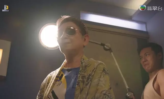 呢個出場方式型到震！