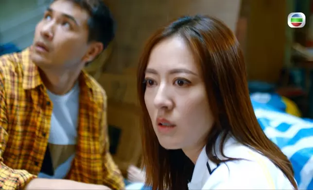 Q姨目擊胞姊墮樓一刻。詩詠由嚇呆唔識反應。