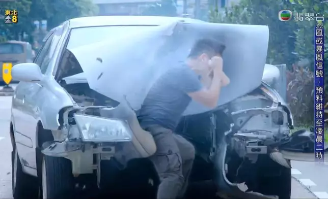 擁「刀槍不入」超能力的高勇以臂擋車，超震撼！