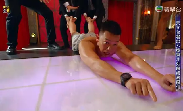 為賺錢交租，高守不惜「下海」當舞男。