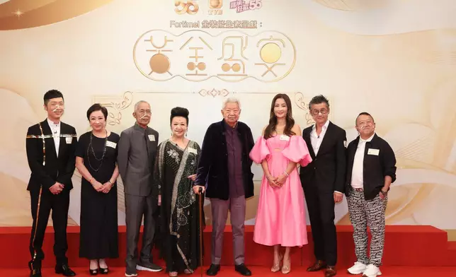 （左起）主理人馬浚偉與VVIP謝寧、周中、薛家燕、蔡瀾、周汶錡、莫樹錦醫生、曾志偉。