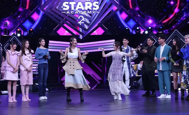 最後由Angel惡鬥Xair。