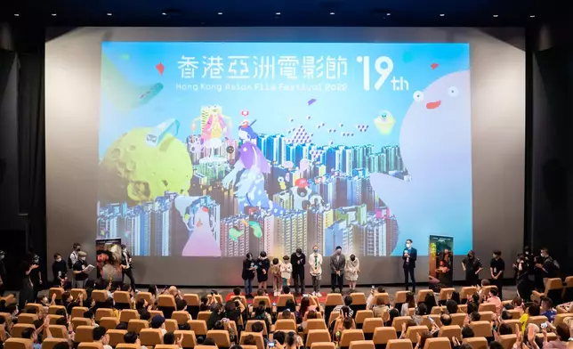 《流水落花》日前於香港亞洲電影節舉行的閉幕電影上首次在大銀幕上公演。
