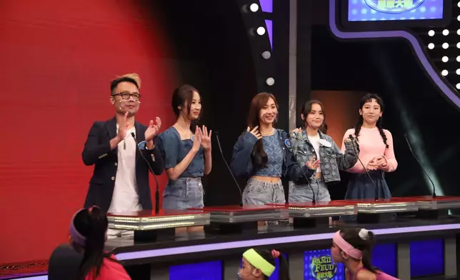 「After Class」隊成員有Johnny Yim（左起）、Windy、Yumi、Chantel及Gigi。