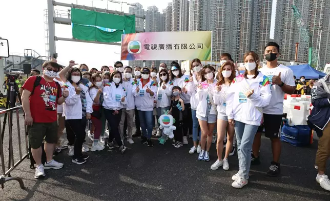 TVB安排多位藝員、香港小姐及《中年好聲音》選手參與百萬行。