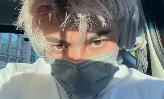 Tyson開玩笑地說：「Don t think they like me that much haha(唔覺得佢哋鍾意我哈哈)。」