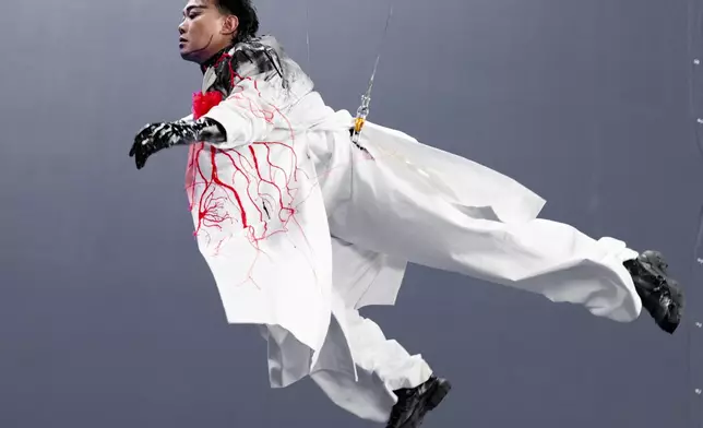 吊威也吊足三個鐘！